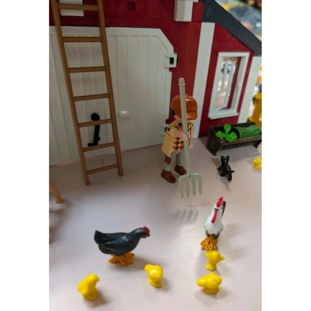 Playmobil 9315 Set Farm Country Barn Silo Cows Chickens Horses Kids Accessories